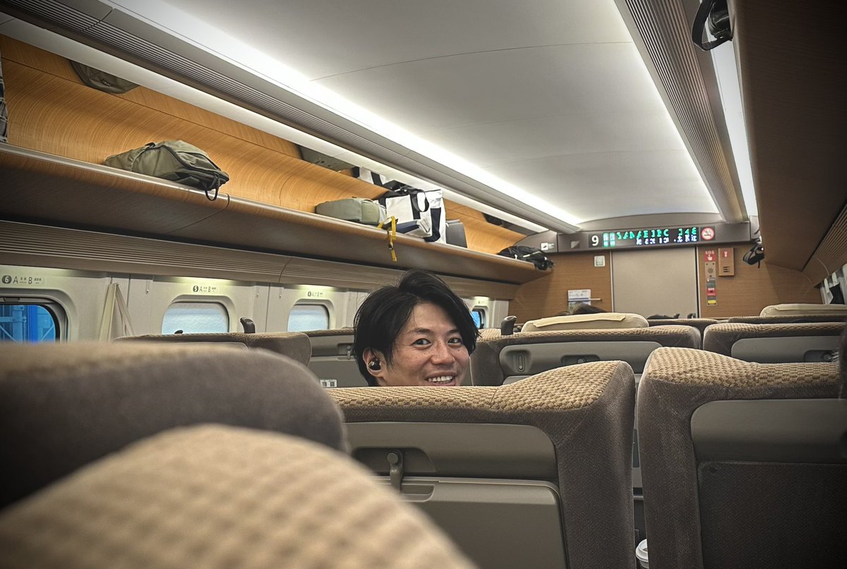 …え？！

ここは光の戦士以外の乗る号車じゃない！