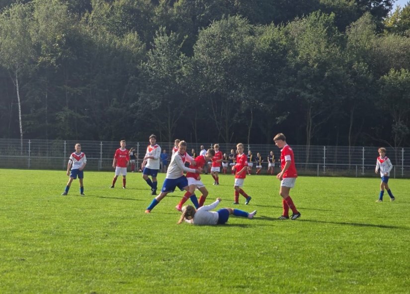 Luisterend JO14 draait de wedstrijd om sportclubrijssen.nl/nieuws/703/lui…