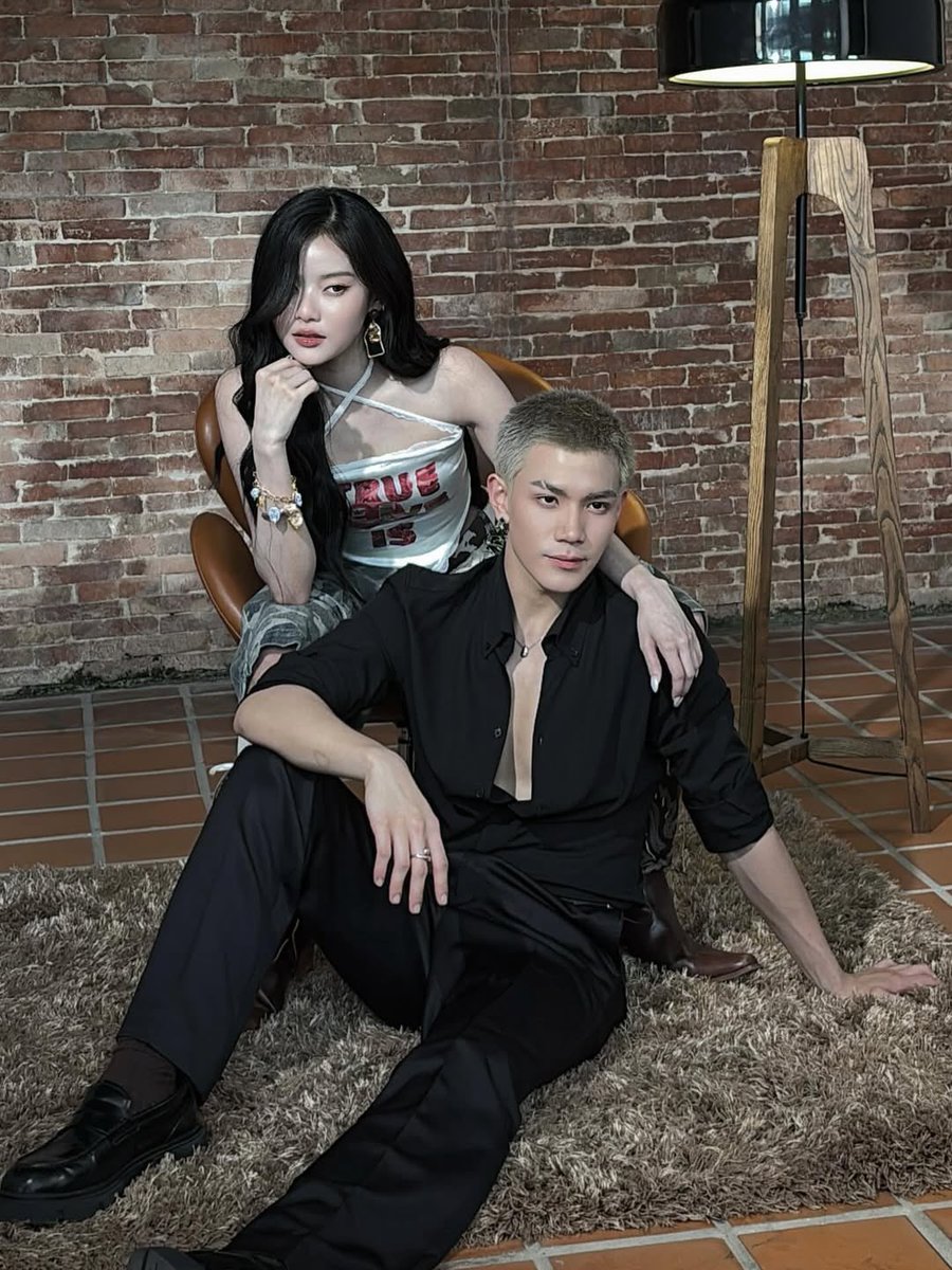 เคมี เคใจ จิกกล้องแตกมากกกกกกก โฟ้ดแฟอยากไปวาปไป23 กันยาแล้ววววว 🙌🏻🙌🏻

FOURTH POSTER SET02
#SideToSide_FOURTH
#SideToSide_FOURTHftMABELZ