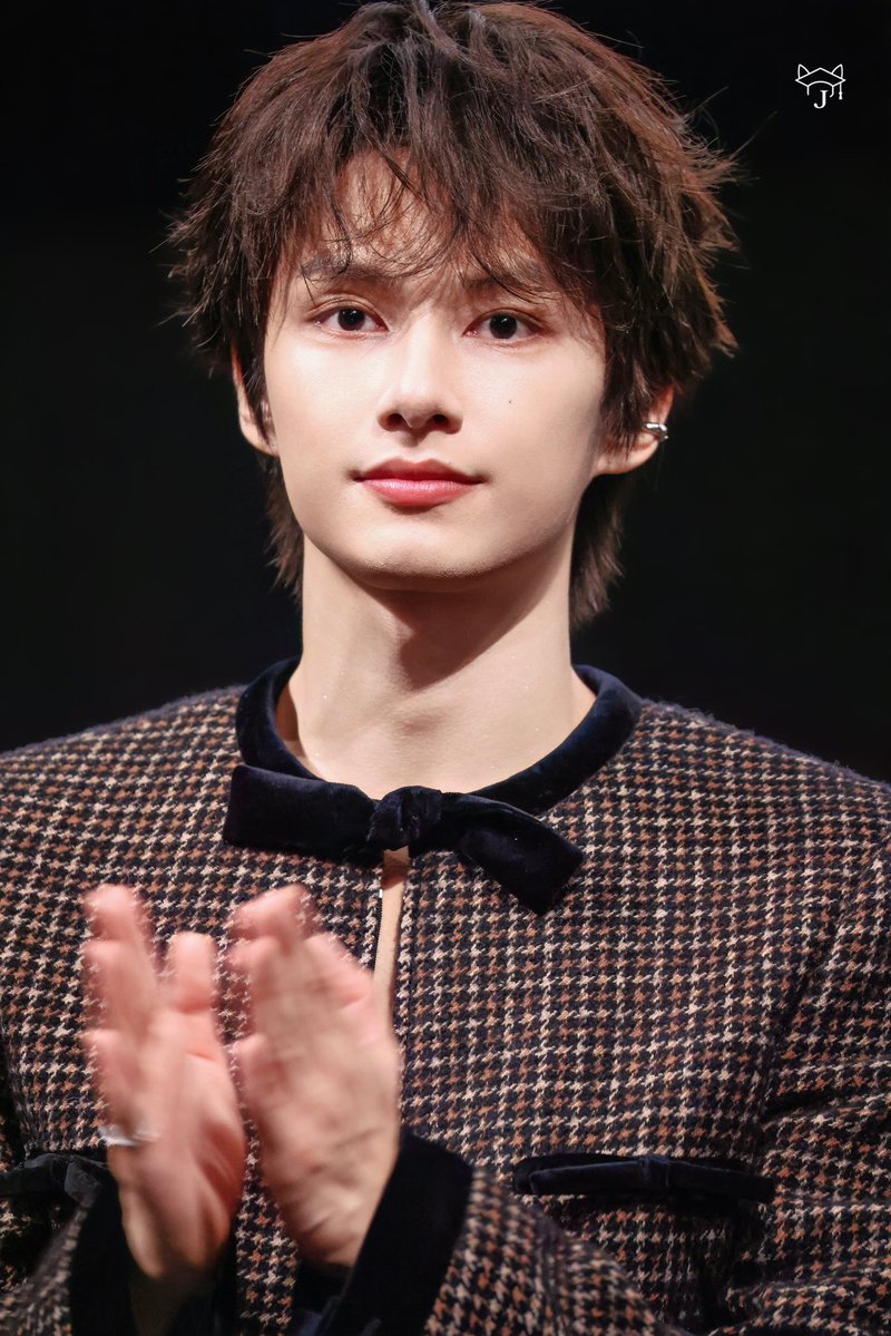 ACTOR JUNHUI AT SEOUL ROADSHOW
#JUNHUI_TheShadowsEdge
#JUNHUI_HuFeng #준 #文俊辉
<a href="/pledis_17/">세븐틴(SEVENTEEN)</a> <a href="/nkcontents/">엔케이컨텐츠</a>