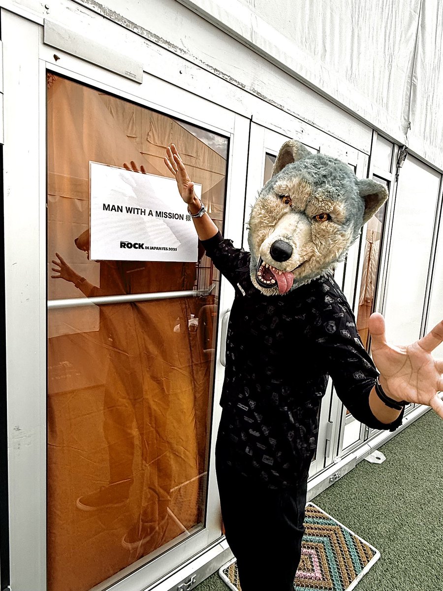 mwamjapan's tweet image. Rock in Japaaaaaaaan！！！！！

ロックバカノマンチャン達ハ、今日モ熱イゼーーーーー🔥！！！！！

ロッキンニ集マッタ、ロックバカヤロー達ーー！
一緒ニロックシヨウヤ！！！！！
カカッテ来イ、ヤーーーー💪

#MANWITHAMISSION
#MWAM
#rockinjapan2025