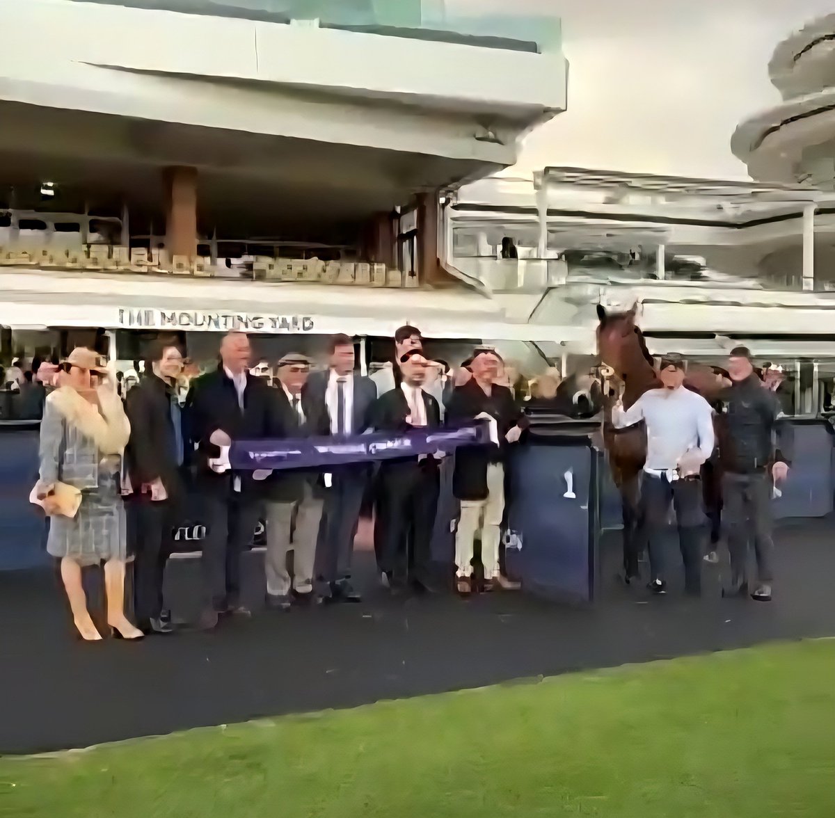 SimmsTroy78's tweet image. Go on son!! Onya Rippa! 
🐎⚡️💨⚡️💨