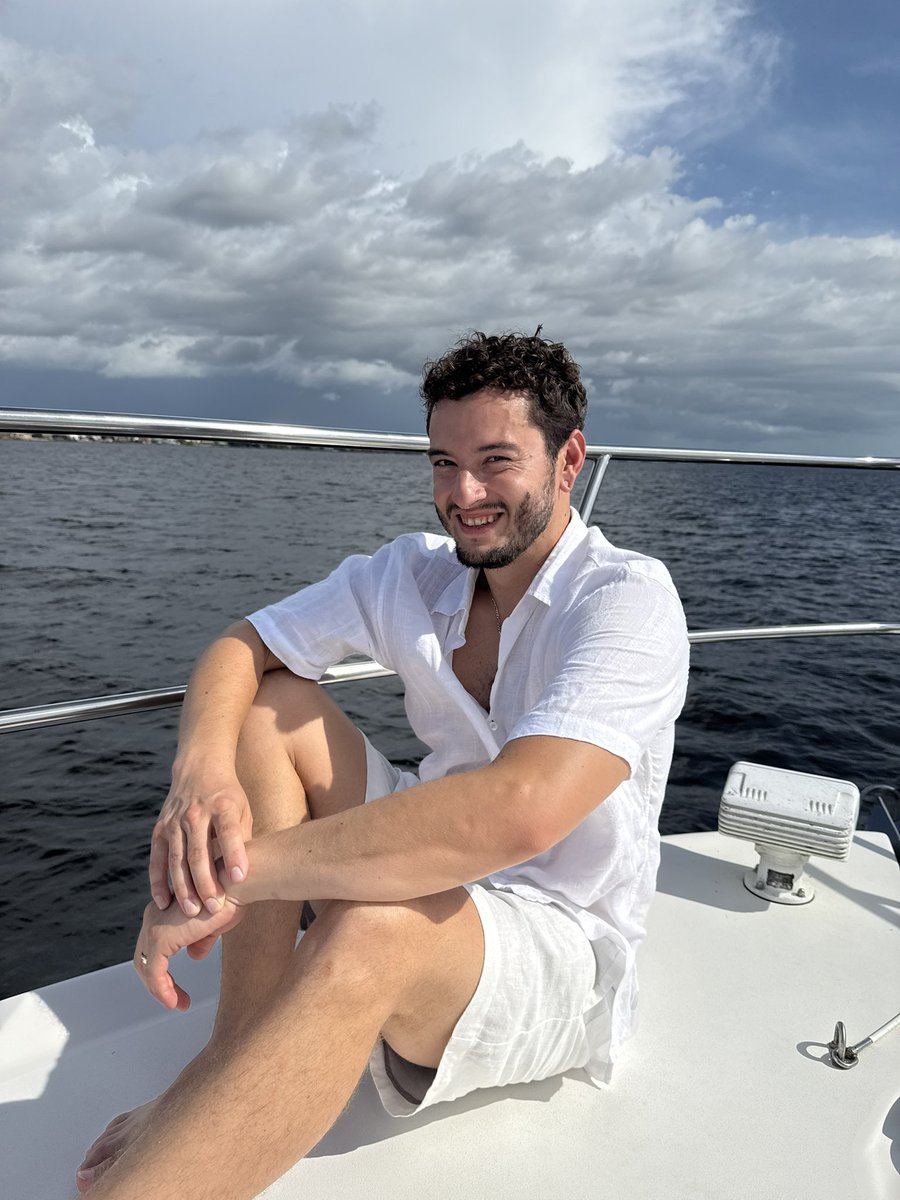 Jaye De Luminist 🪽 tweet media