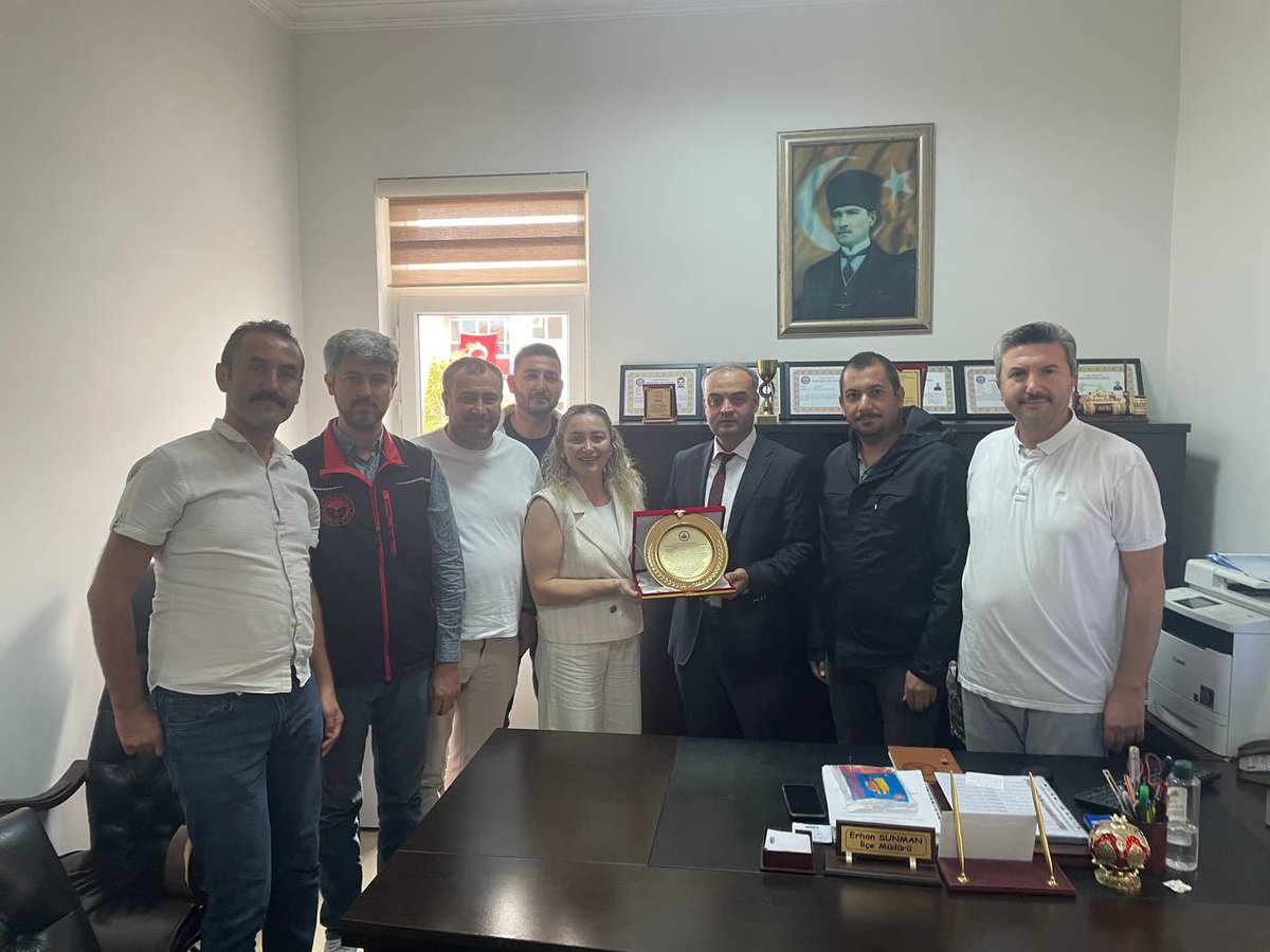 📍 Sakarya

Veteriner Hekim-Sen Genel Başkanımız  Elif Budak Mutluer ve Sakarya İl Temsilcimiz Özgün Göktaş ile İl Yönetimi tarafından Hendek İlçe Tarım ve Orman Müdürlüğü ziyaret edildi.

İlçe Müdürü Sayın Erhan Sunman  ve meslektaşlarımız ile bir araya gelindi.  Mesleki