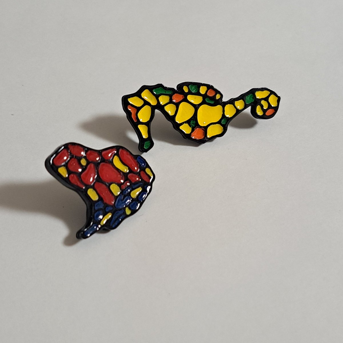 Jun_Graphium_'s tweet photo. ピンバッチ試作中です https://t.co/KVYJRGmEYH
