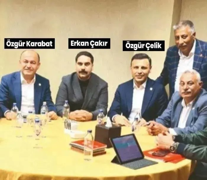 75_kayan's tweet photo. @mkirikkanat Bu resime iyi bak Erkan çelik denen kişi değişimci ama itirafcı diğerlerini tanıyorsun zaten. https://t.co/SfqFicgdPg