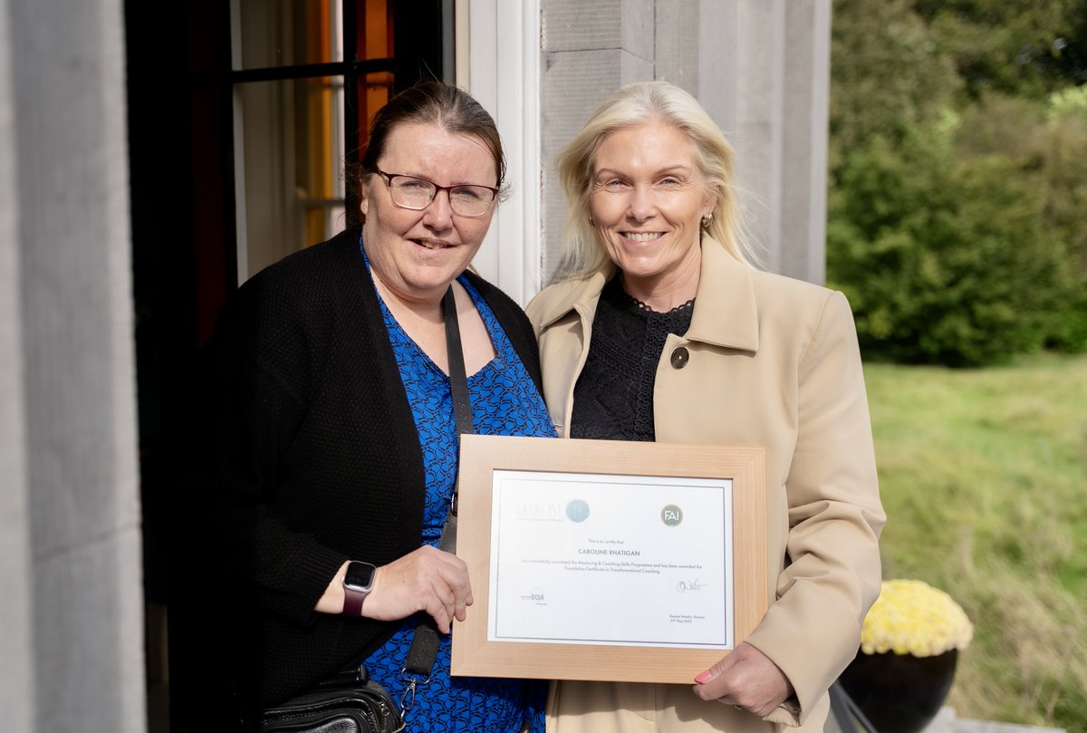 Fantastic to have 22 women graduate from two leadership programmes run by FAI, with backing from <a href="/sportireland/">Sport Ireland</a> 👍

Changemakers and the Mentoring &amp; Coaching Skills Programme helps support women in leadership roles in Irish football.

More info 👉 fai.ie/latest/double-…
