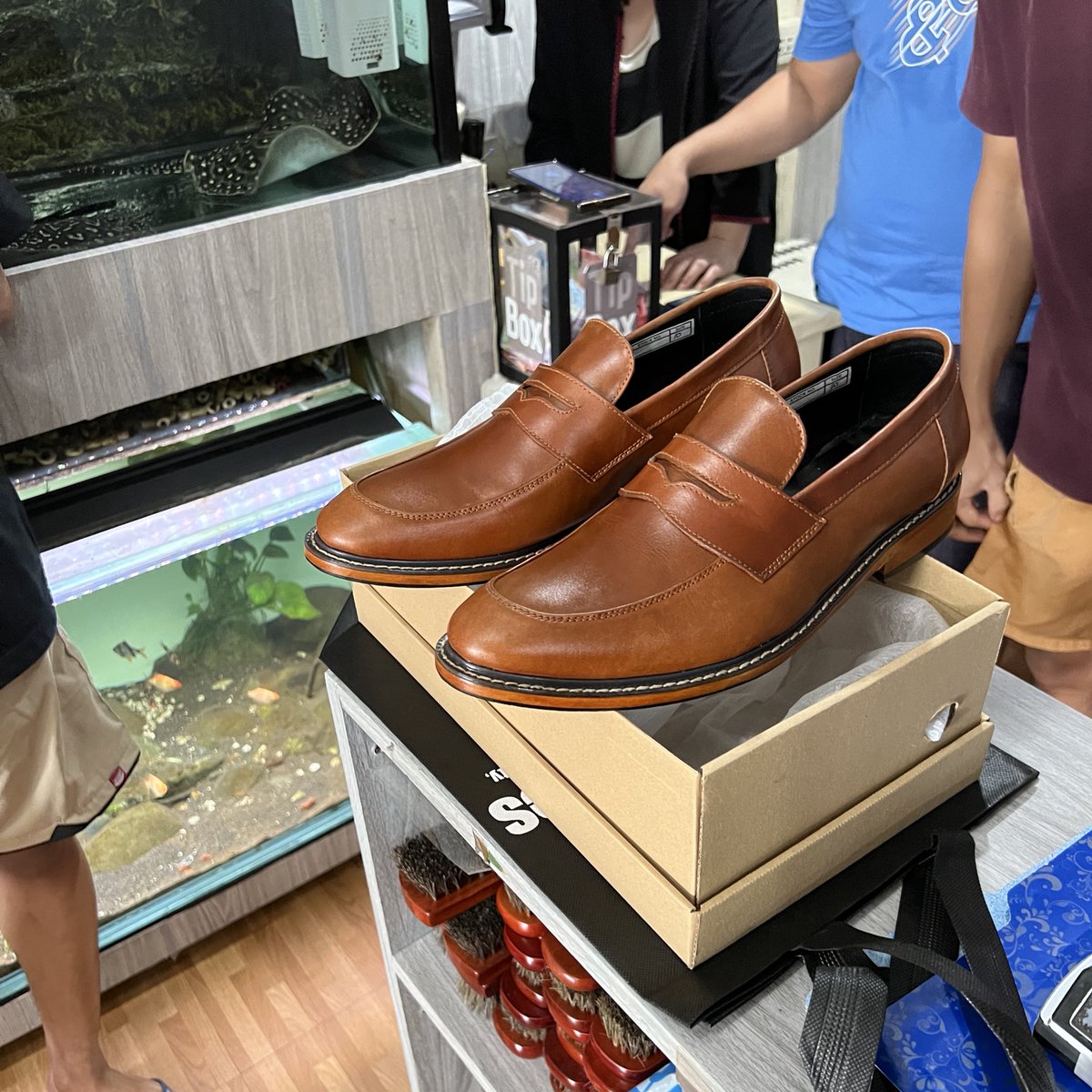mldelax's tweet image. Our first shoes from Marikina #SupportLocal