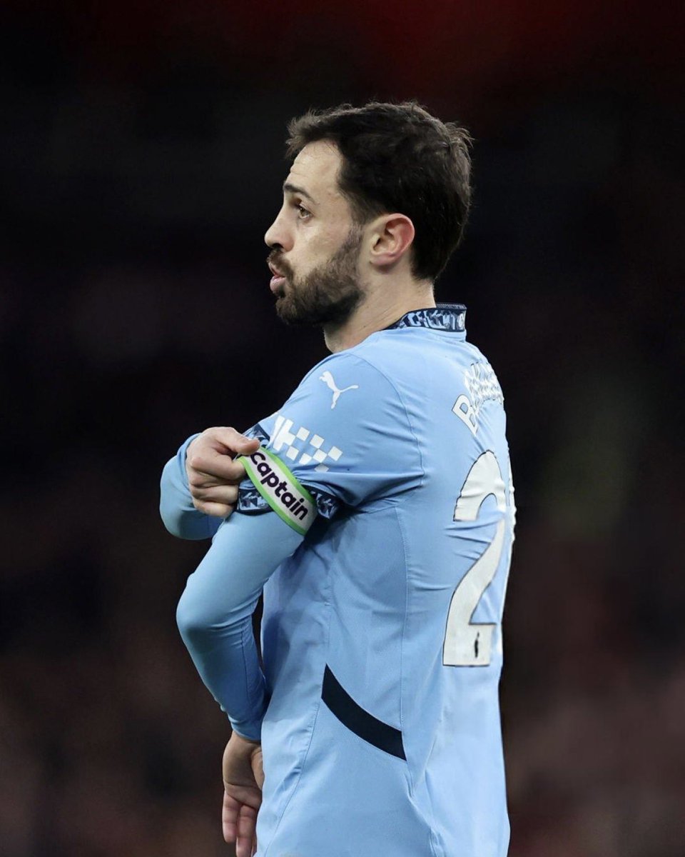 🚨🚨🚨🚨🚨🚨🗣️ بـيرناردو سيلفا:

منافسنا الأبرز بلا منازع هو ليفربول.

فهو الفريق الذي اعتاد أن ينافسنا باستمرار على البطولات، ونجح أيضًا في حصدها.

أما آرسنال، فهو فريق نراه يتطور عامًا بعد عام، ويقترب من الدخول بقوة في صراع الألقاب

رغم أنه لم يبلغ بعد مرحلة التتويج بها.. 🫣