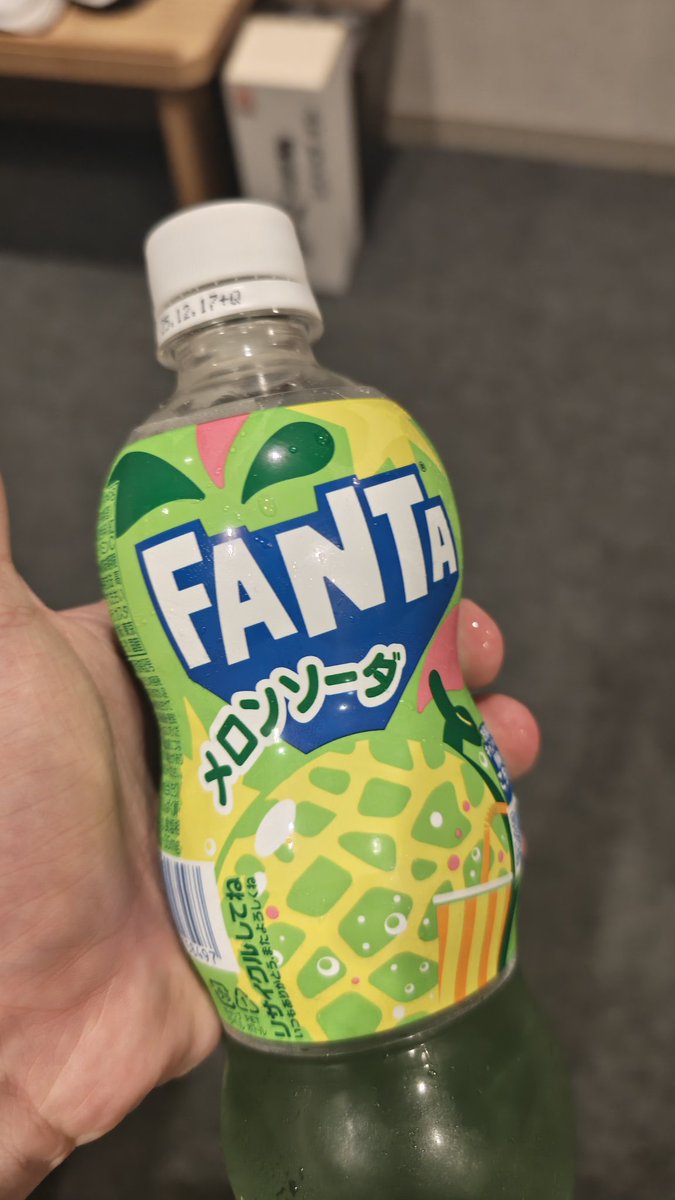 SweedOla's tweet photo. Been one week in Japan and I'm addicted to melon Fanta https://t.co/oDKxCdhaqm
