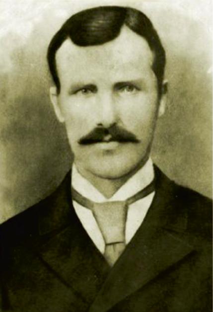 ЗАУПОКОЈНА СЛУЖБА ЗА ЖИВИ

Замислете сцена... 
Група од 70 храбри мажи, облечени во комитски униформи, стојат исправено во црква. Свештеникот не држи молитва за здравје и среќа, туку им одржува опело. 

Да, заупокојна служба за луѓе кои сè уште дишат, чии срца сè уште чукаат