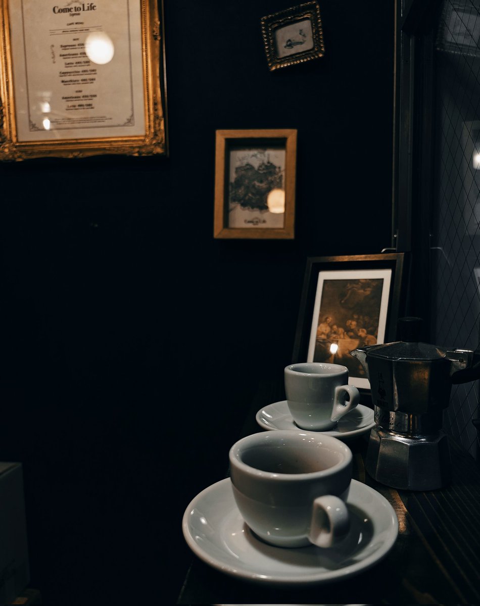 おしゃカフェしてる
今日はエスプレッソバーにきた