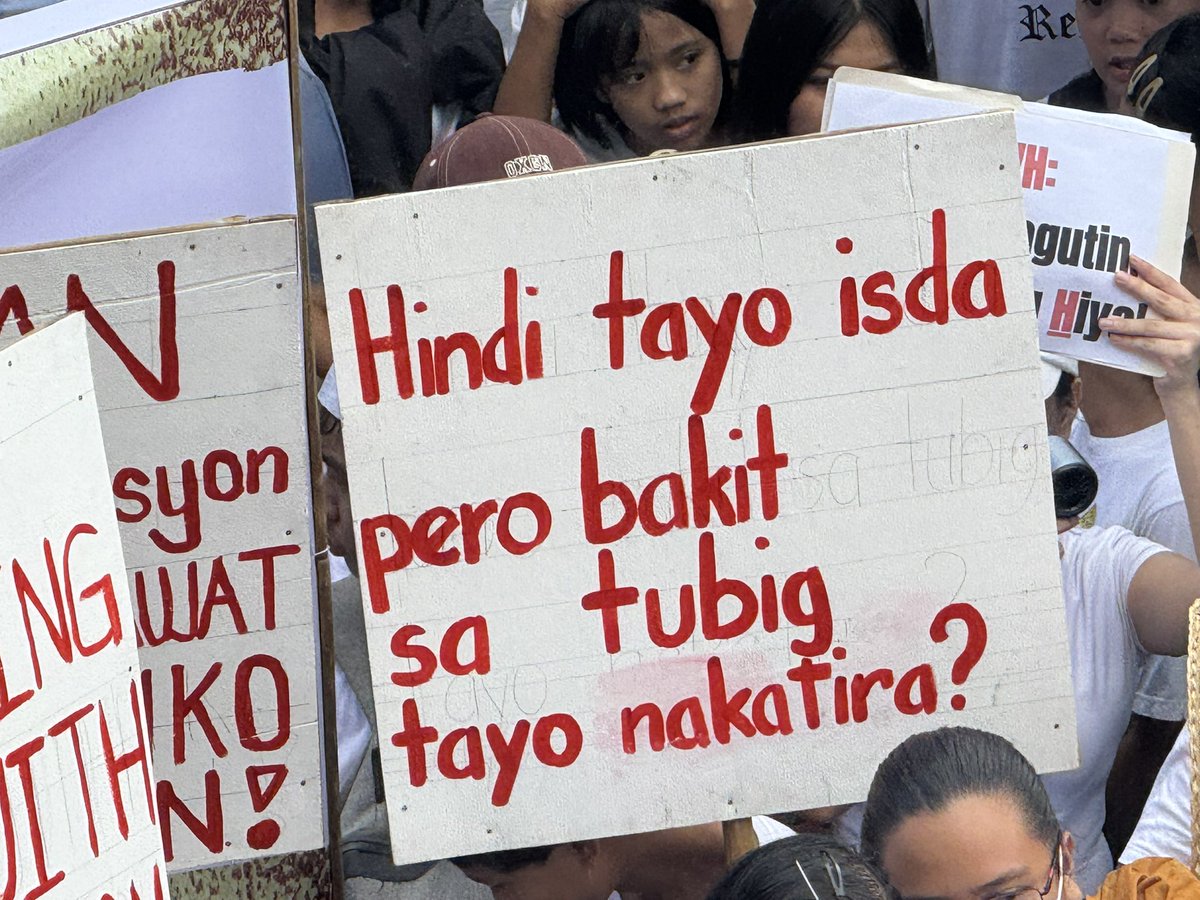 RomingSubaldo's tweet photo. Bacolod march against corruption today.  Organizers said around 5,000 joined the protest action. @ABSCBNNews https://t.co/rYr9w5XEPj