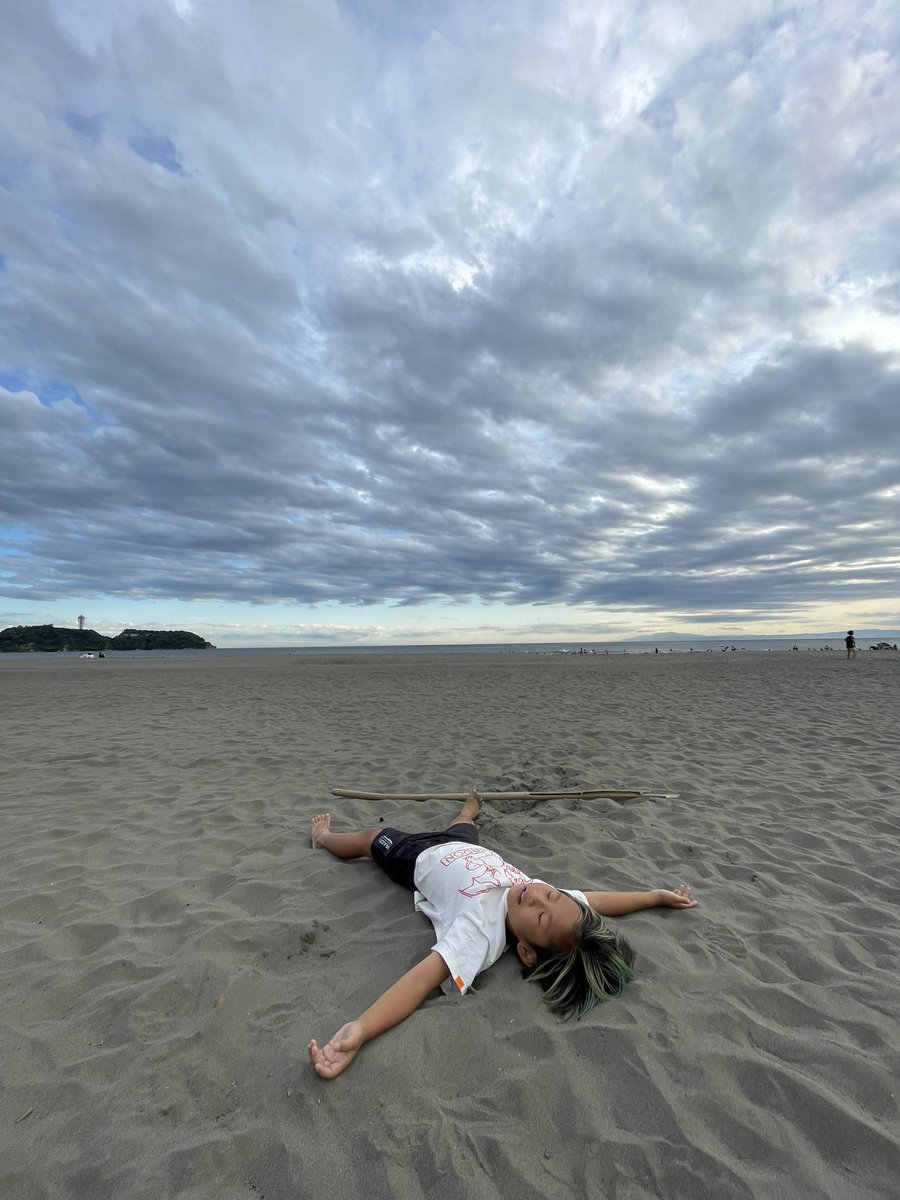 からの〜
砂浜ダッシュ🏃‍➡️笑
気持ちいいし、体幹鍛えられるし、最高！！！
(母はぼーっと座ってるだけ笑)