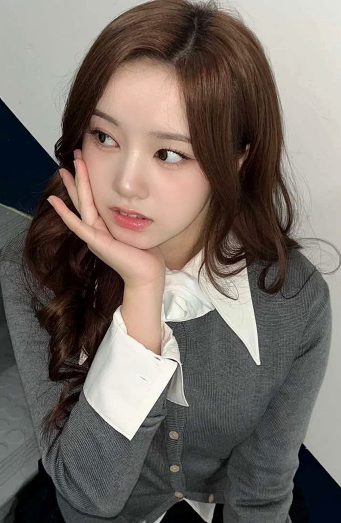 UNIS_offcl's tweet image. I love you ❤️🧡🤍💛

#UNIS #유니스 
#ELISIA #엘리시아