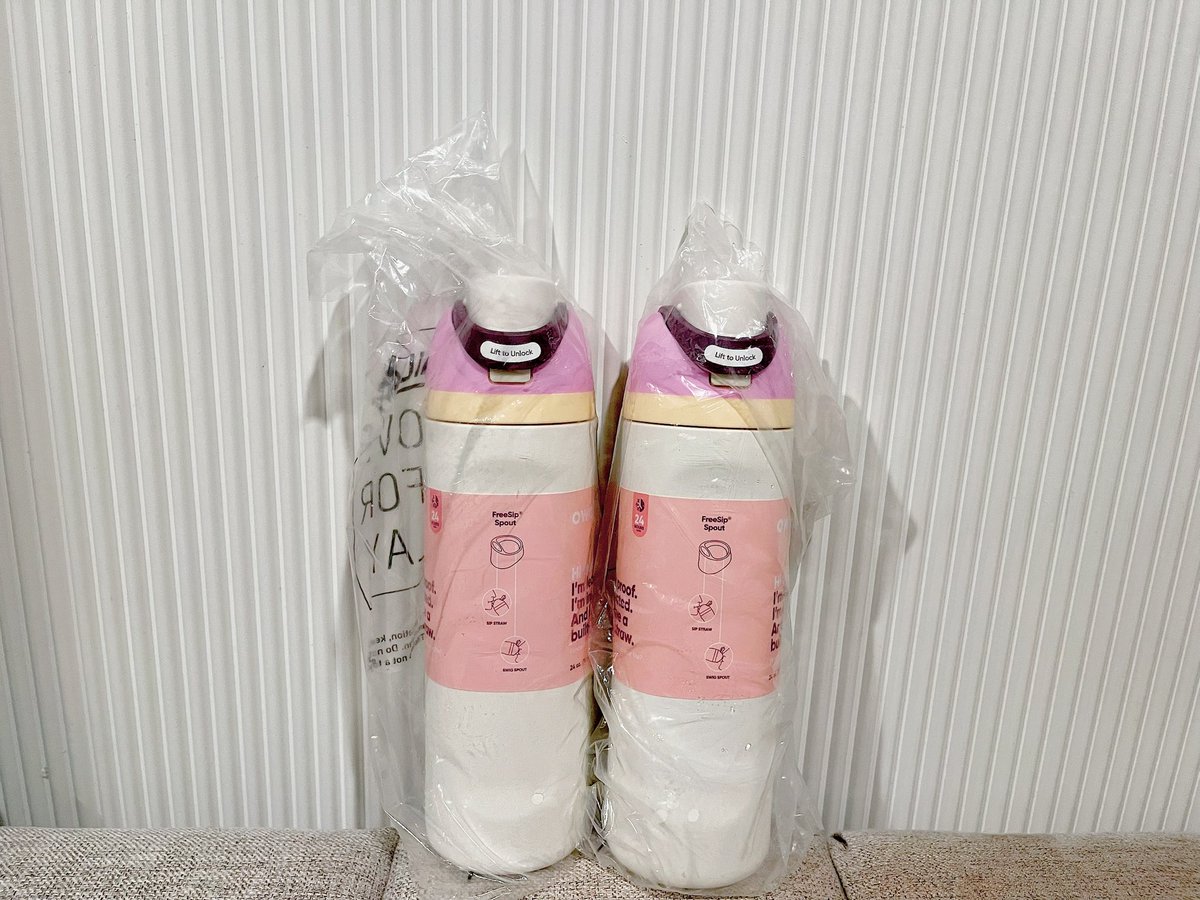 HubbyJ4's tweet photo. Owala Freesip 24oz – 1,490 ชิ้น พร้อมส่ง ส่งฟรี 💕 นัดรับได้เซนลาด หรืออีสวีลล์ได้ค่ะ

Promotion วันนี้เท่านั้นค่า

 - สี Daybreak มาเพิ่ม ตอนนี้ว่าง 4 

และ Stanley Iceflow (สี Exclusive Lupine) – 1
(ไม่มีสีนี้ในชอปไทย)

#owalaพร้อมส่ง #owala #พรีเกาหลี #พรีออเดอร์อเมริกา https://t.co/zuLrN7M5cK