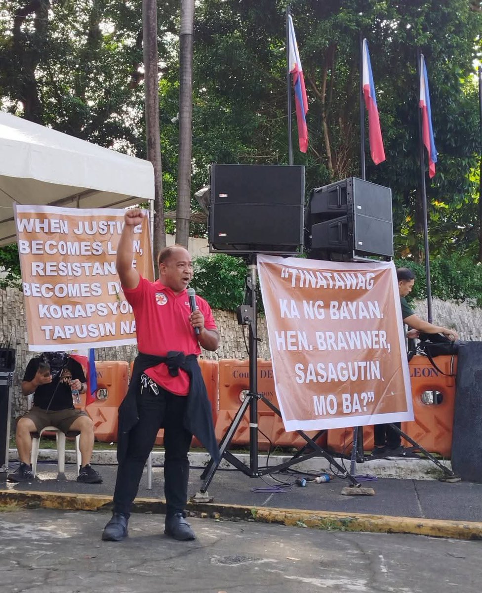 Huwag kayo sa gate 4, maraming may putok dun

#BahaSaLuneta