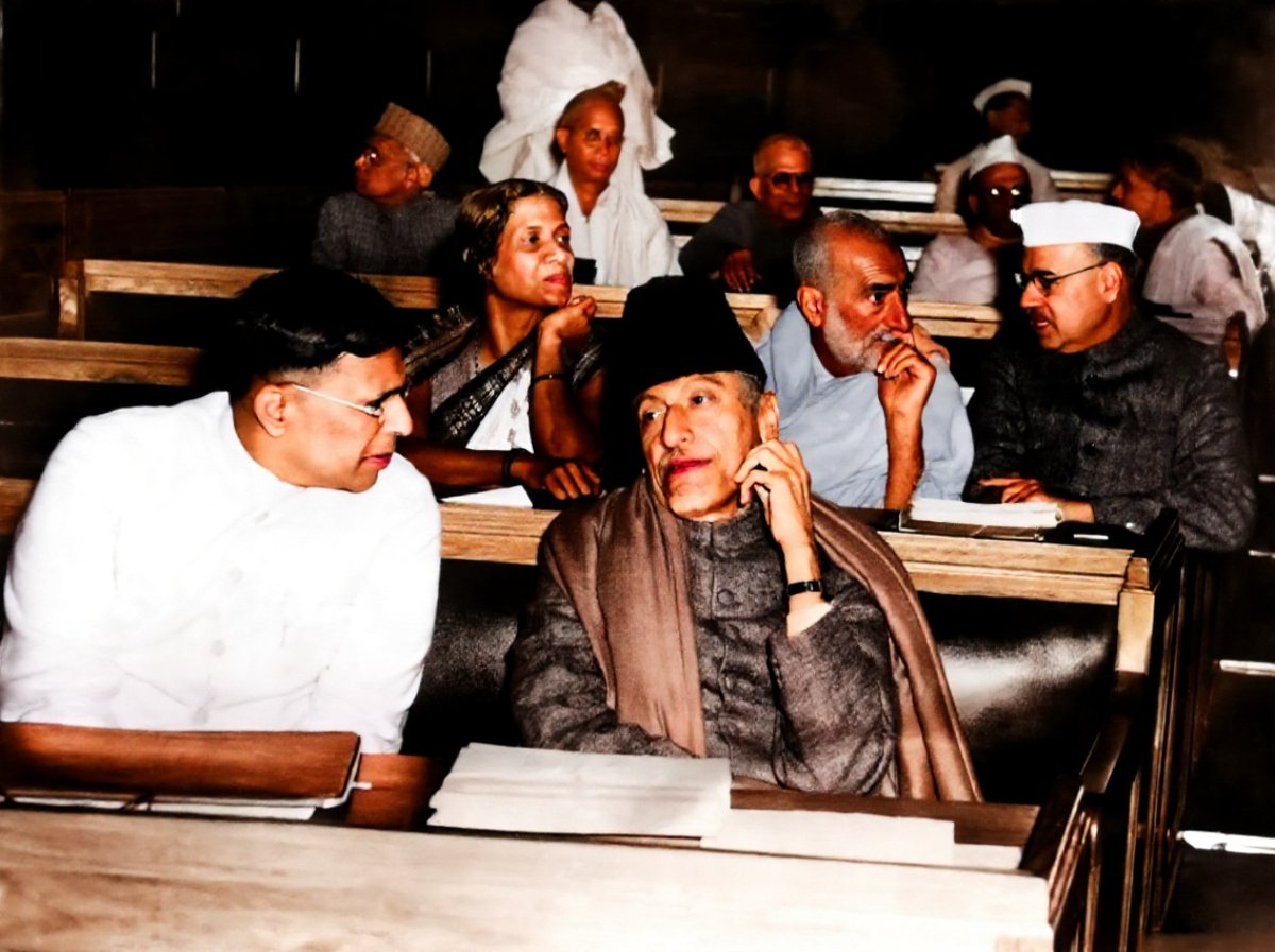 suryanandannet's tweet image. Meeting of the Constituent Assembly of India - 1946
Smt Malati Choudhury , Orissa PM Dr HK Mahatab with
Dr Abdul Kalam Azad - Seemanta Gandhi Abdul Gafur Khan n Sri Jairamdas Daulatram at New Delhi .