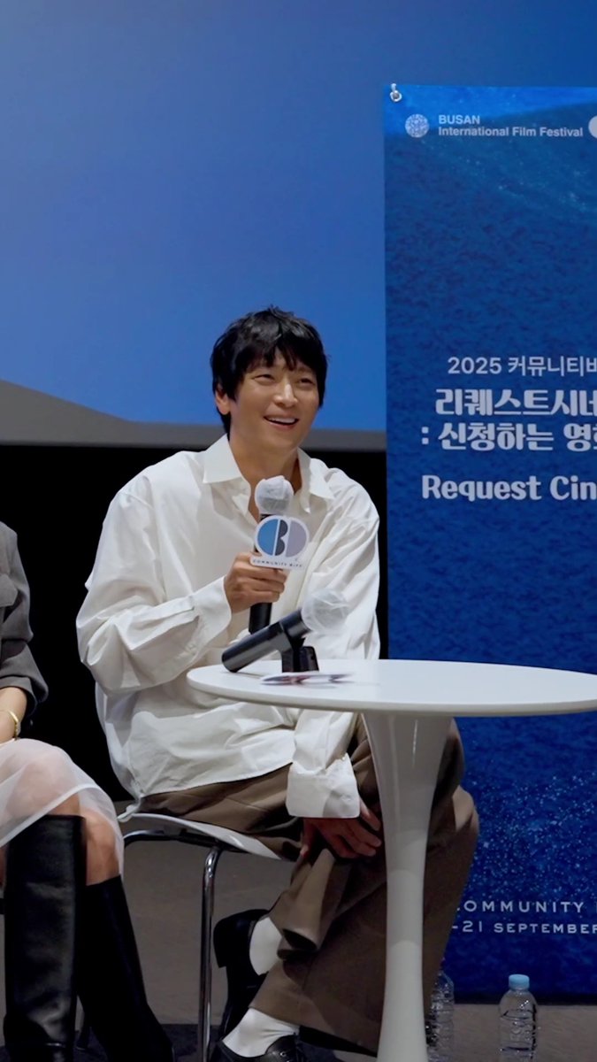 gdw_th's tweet photo. 2025.09.20 คังดงวอน ฮาจีวอน และผู้กำกับอีมยองเซ จากภาพยนตร์ Duelist (형사) ในงาน Community BIFF (커뮤니티비프)
https://t.co/fRmUs2ZYzR
#부산국제영화제 #BIFF2025
#커뮤니티비프 #CommunityBIFF
#강동원 #GangDongWon #คังดงวอน https://t.co/CPAQGLRVcR