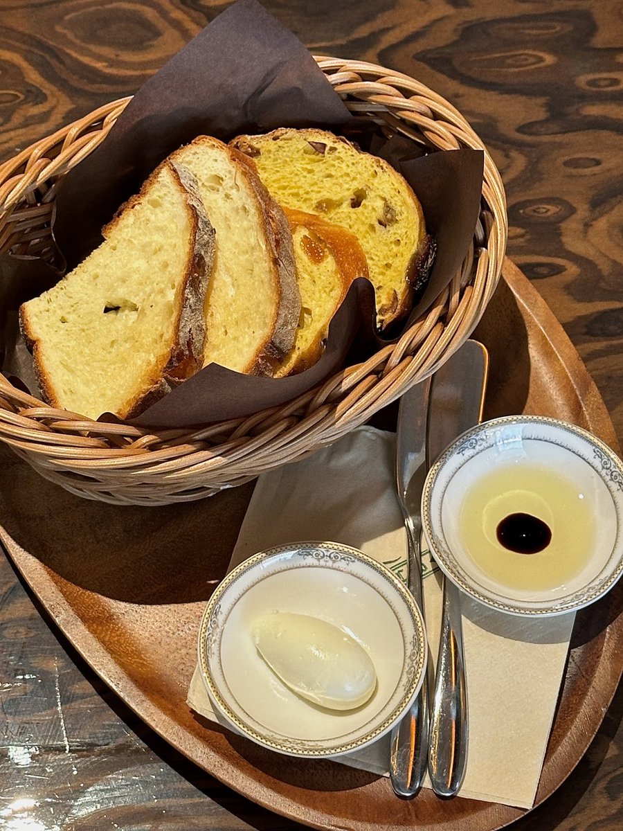 SamcPonsce's tweet image. 週末はただ休むだけでなく、自分へのご褒美の時間でもあります✨
一枚のステーキ、一つの満足感🥩💛