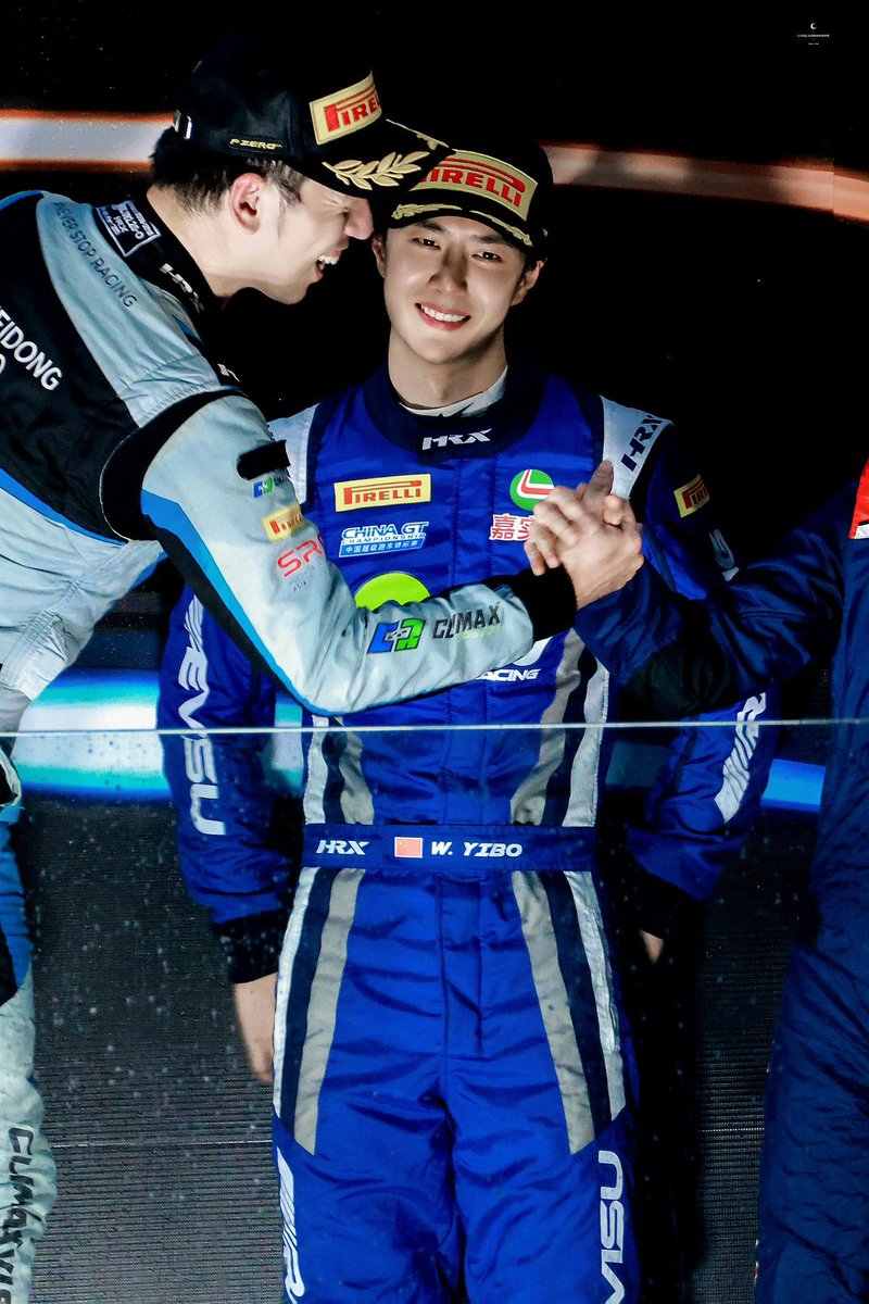 다 가렸는데 왜 이렇게 섹시핫가이지