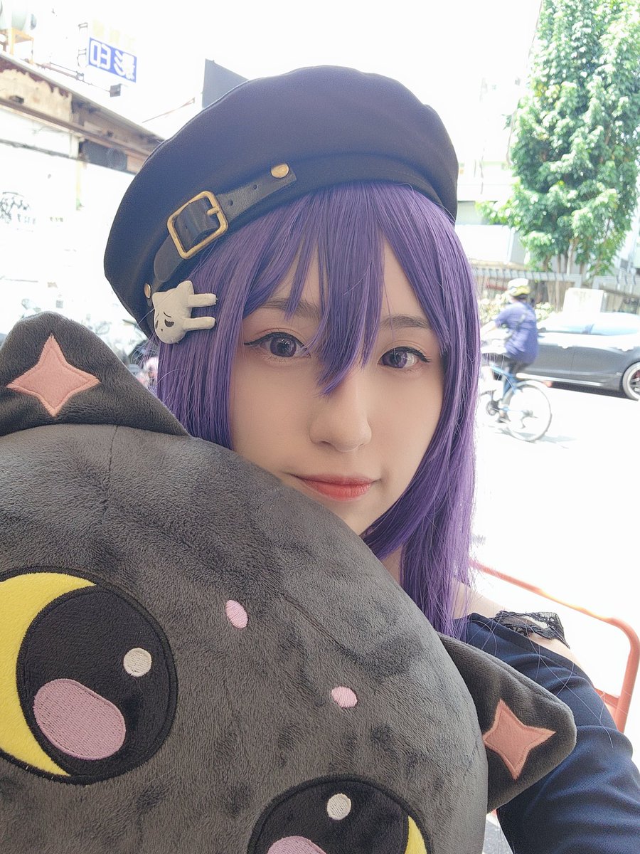 我有小黑毛球🐈‍⬛💜
今天瀏海有點不受控 但沒有離子夾盡力了🥺