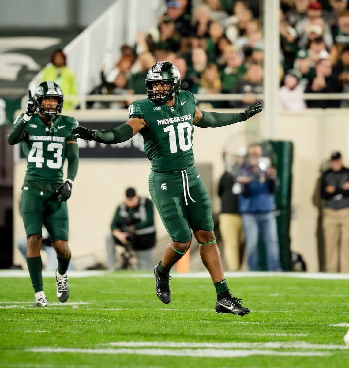 𝔗𝔥𝔢 𝔇𝔢𝔱𝔯𝔬𝔦𝔱 𝔗𝔦𝔪𝔢𝔰 📰 tweet media