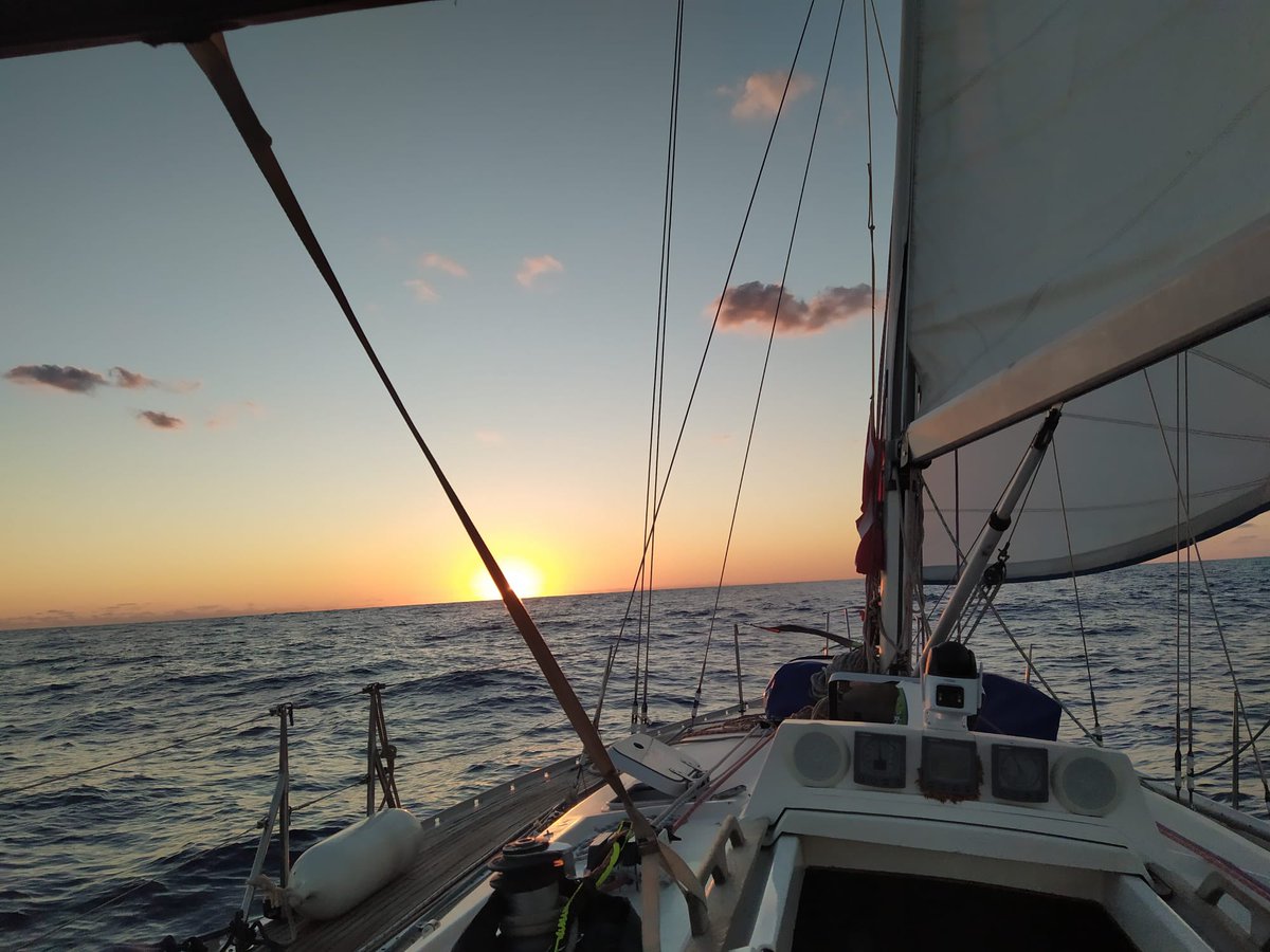 Hayırlı Pazarlar.. 🇵🇸🇹🇷
21.09.2025 07:44 Türkiye saati. 

Sumud Filosu Libya-Girit arasında. Rüzgar yok. Akdeniz seferdekilere yol açıyor. Rabbim gemideki herkesin yollarını açık etsin. Kaza bela vermesin. 

#GlobalSumudFlotilla 
#SumudFlotilla 
#SumudFilosu