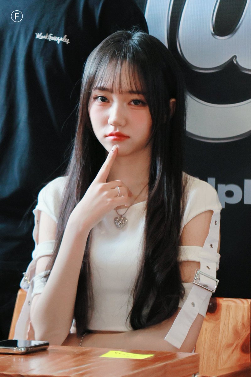 250920 tripleS trading cafe in LA
#트리플에스 #tripleS
#박시온 #시온 #ShiOn