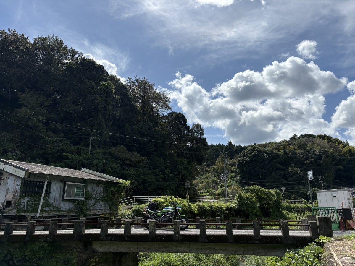 bknob9's tweet photo. 山の中走ってたら小雨にやられました
お好み焼き食べてボチボチ帰ります😄 https://t.co/M4vfj92GGv