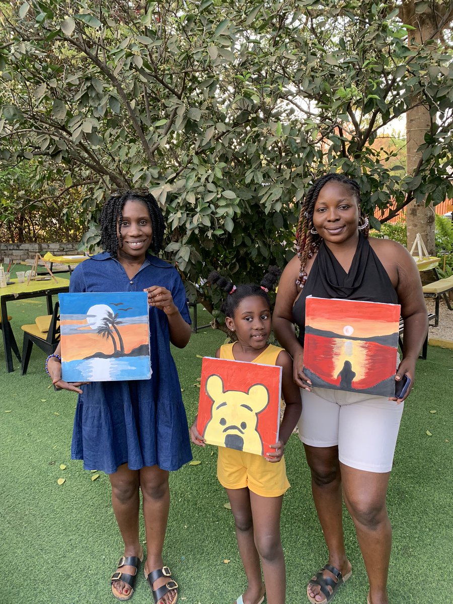 paintwithblu's tweet photo. We are open everyday from 13:00 to 18:00hrs🎨

We are located at Seventeen Restaurant in Avondale Lusaka!🎨

For only K200 per person from MONDAY TO FRIDAY! 🎨
 K150 on SATURDAY AND SUNDAY! 🎨

Call 0974480296 to make reservations today!🎨 https://t.co/NrANjePZLe