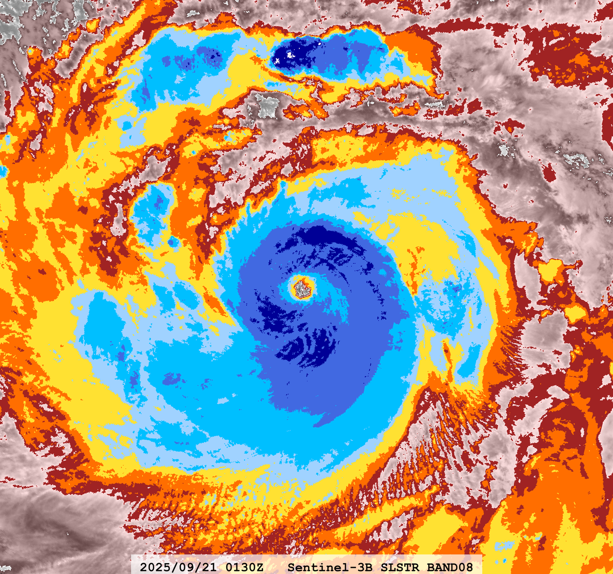 zeb199818's tweet photo. #24W Typhoon #RAGASA
Satellite: #Sentinel3B #SLSTR #OLCI
Channel :
#SLSTR S8 (10.854 µm) 1-km
#OLCI S9 (0.673 µm) 300-m
Time : 2025/09/21 0130Z
Eye Temp : 20.54 °C
Data Source : Copernicus L1B
CPA : ~450 km https://t.co/380ebcl1ey