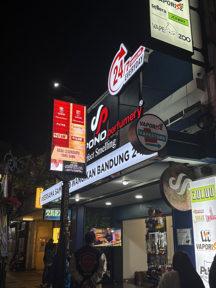 blestmuff's tweet photo. dan bandung (bakal kangen) https://t.co/n7k5IIX2UH