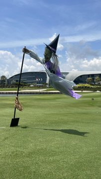 Conwcsaton's tweet photo. 今日はゴルフ日和〜！
自然の中でリフレッシュしながらスイング練習 
途中で可愛い仲間やちょっと不思議な光景にも遭遇！？
笑いあり、発見ありの最高な1日でした

#ゴルフ女子 #ゴルフ日和 #ゴルフ場 #アウトドア #リフレッシュ #青空 #ゴルフ好きと繋がりたい #休日の過ごし方 https://t.co/GUKHXQ91rz