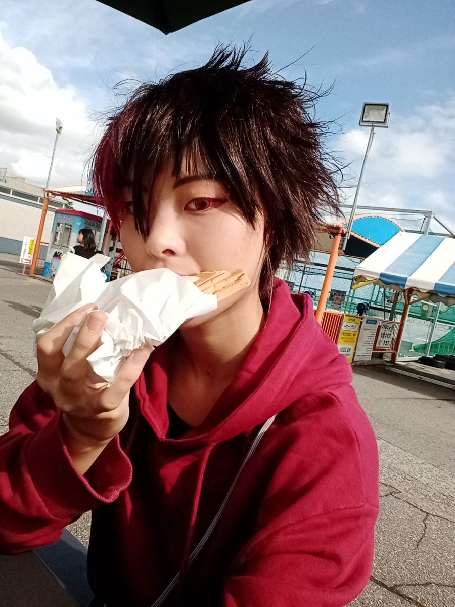 Asagi__0121's tweet image. おそくほー。
肥前 遅めのもぐもぐたいむ
#こすぷれあくあみらーじゅ