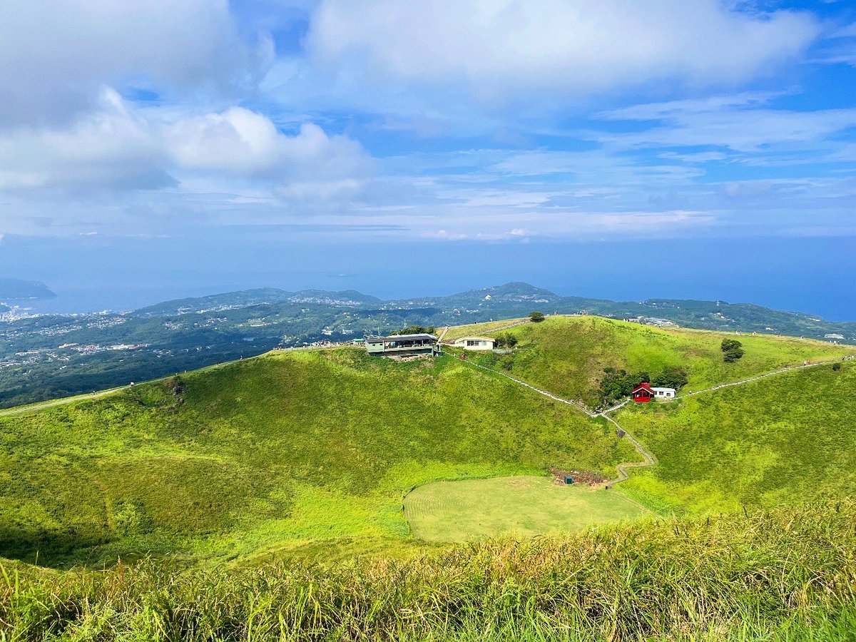 マイペース犬あいすの日常🇺🇦 (@mochikoro_ice) on Twitter photo 絶景にニコニコしちゃうイッヌ 絶景にニコニコしちゃうイッヌ
