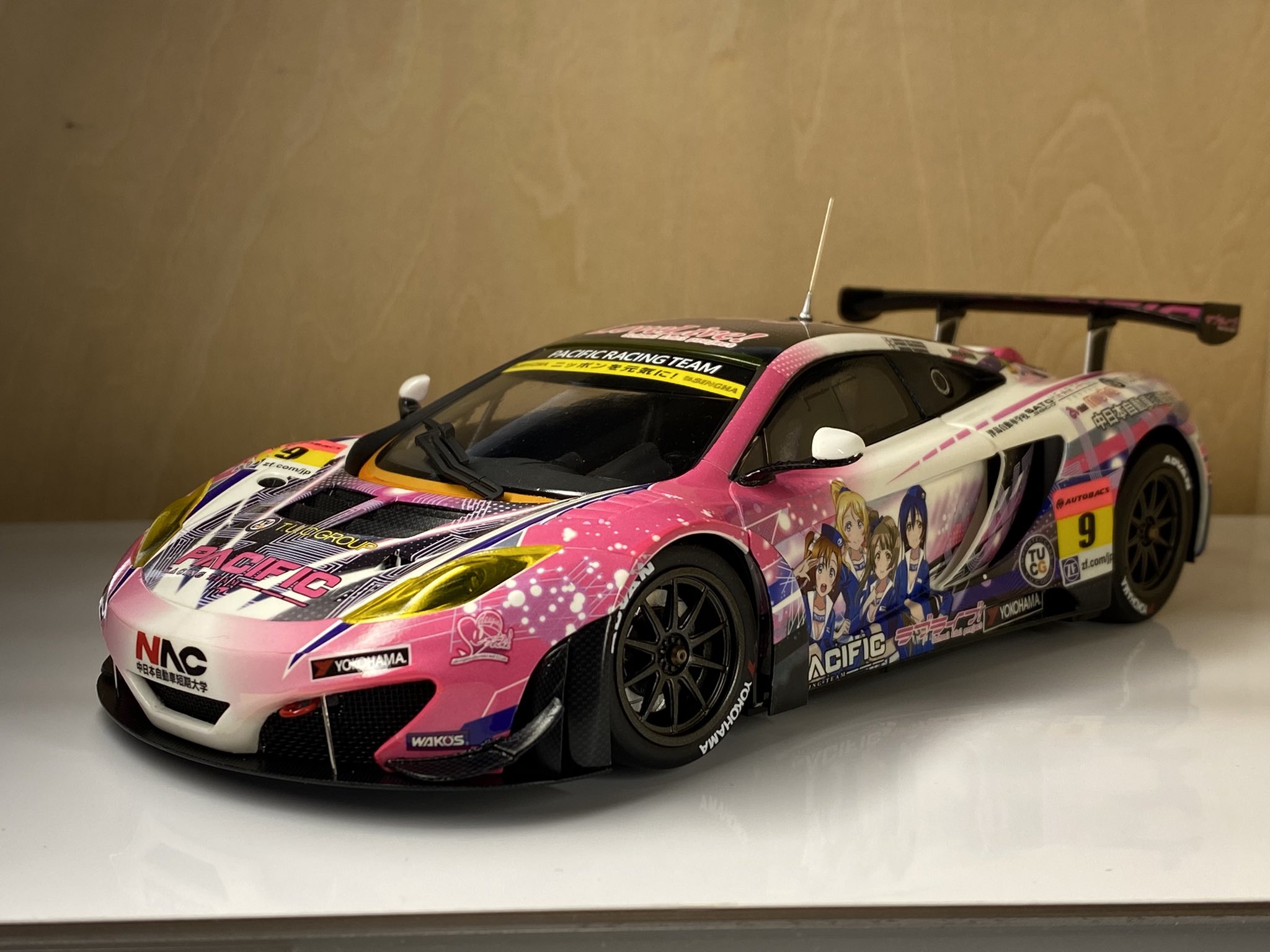 PACIFIC RACINGxラブライブ！ マクラーレン MP4-12C GT3 Scalextric C3849 McLaren MP4-12C GT3 - #9 Pacific Racing 2015