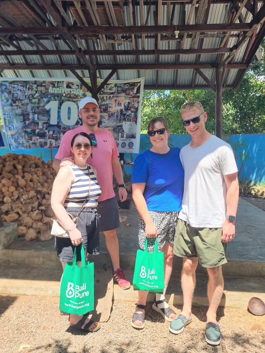 sumayana's tweet photo. Bali Pure is not only about the result, but also about the journey😌 
Two couples had the chance to witness the production process firsthand, and together they experienced the warmth behind each of our natural creations🫶🏻💚

The Purity of Bali
https://t.co/sPPeaHR3CF https://t.co/0YgW7Vhb8D