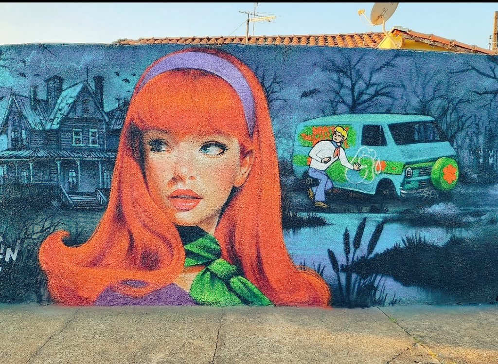 NinjaDilek's tweet image. &quot;DAPHNE and FRED&quot;
 by gelin.graffiti 💥
#zelena  #BBMzansi #bbb25      
#CharlieKirk #TRUMP #riyadh  #ZeeNuNew #gaza #streetart