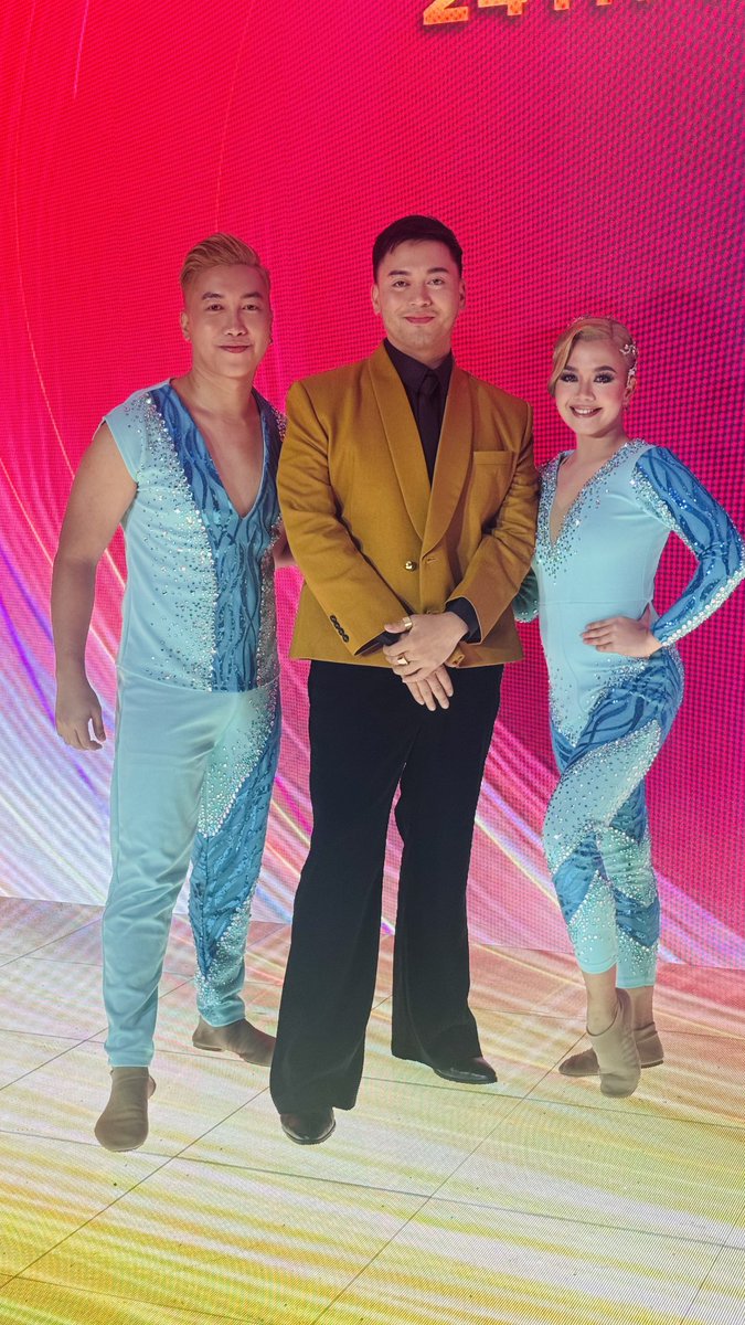 powerduoDC's tweet photo. Still can’t believe we worked with THE Filipino Phenom! @sofroniovasquez 🔥💯🫶🏻❤️

 the very first Filipino and Asian winner of The Voice USA Season 26! 🇵🇭🎤✨

So kind and truly humble. Thank you so much po! 🙏💙
TO GOD BE ALL THE GLORY! 

#VoiceChampion #PowerDuo #AJHAandJERVIN https://t.co/1yZ8tA7Z6M