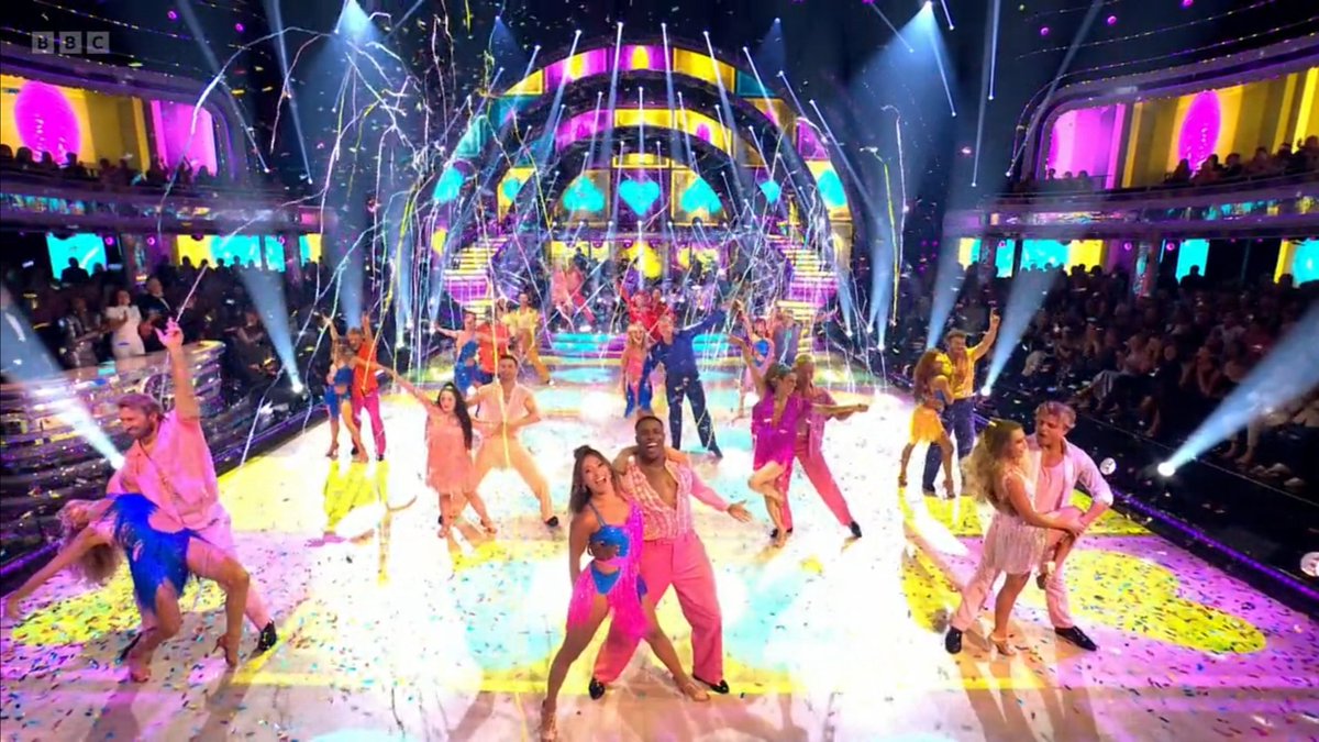 I love dance. #Strictly has had a bit of a bumpy ride recently, and there are things about the show I'd change, but for 3 months it brings some much needed joy and sparkle to my life. And mum's. The 2025 series launched last night. As first group dances go, I was impressed! 🙌