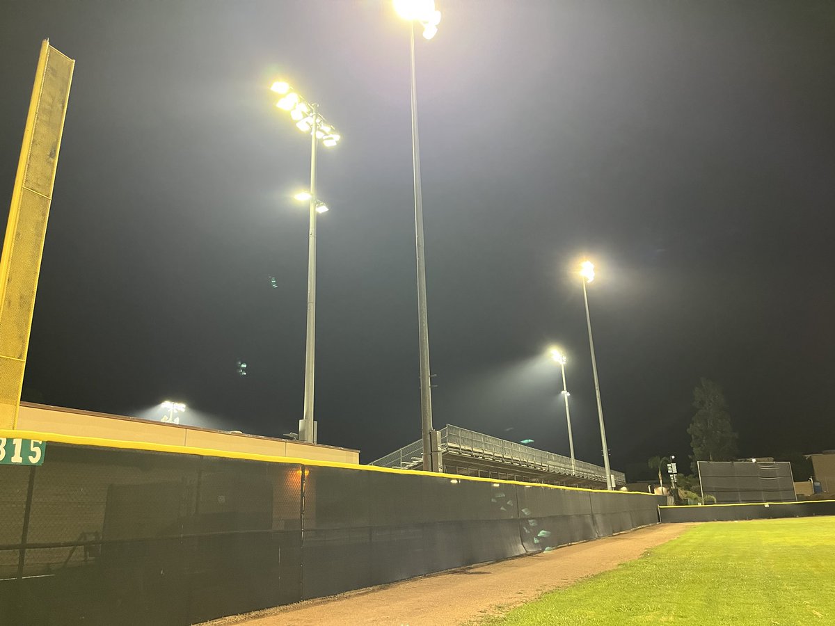 PHSBaseballLive's tweet image. Lights in left center field are fixed again! (I’m sure you didn’t even know they were down!