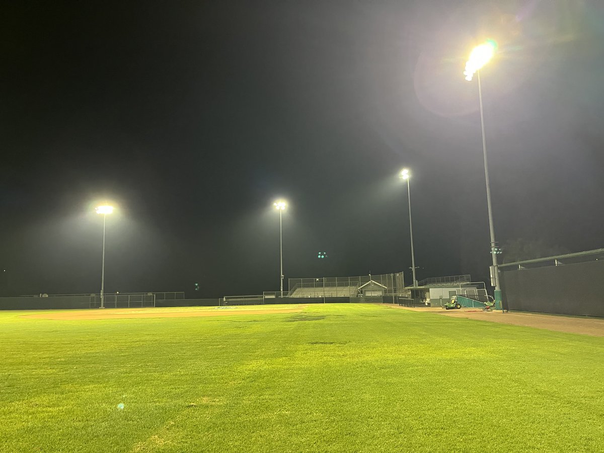 PHSBaseballLive's tweet image. Lights in left center field are fixed again! (I’m sure you didn’t even know they were down!