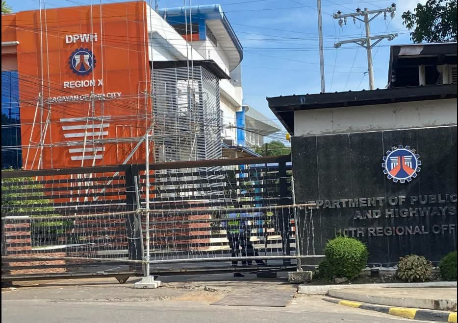 realvibehater's tweet image. wag kang masyadong halata 🤪 #BahaSaLuneta #TrillionPesoMarch #KurakotManagot