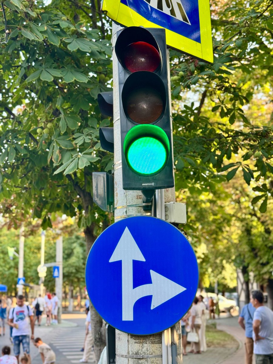 ConexSpot's tweet photo. https://t.co/yhzSsdyTFf trafic signs #ploiesti #ploiesticity #romania #conexspot  https://t.co/Uv0XBXgjF4 https://t.co/INfrVIalhN