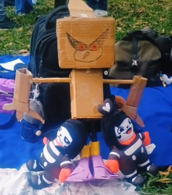 CartonSonicFan's tweet photo. @_sobii Day 6 asking for carton sonic to be in Outcome Memories https://t.co/EXxBbyHk9N
