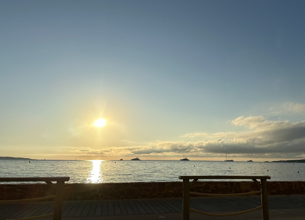 davidlisnard's tweet image. #Cannes #CotedAzurFrance maintenant (sans filtre), l’heure du footing. Bon dimanche à vous