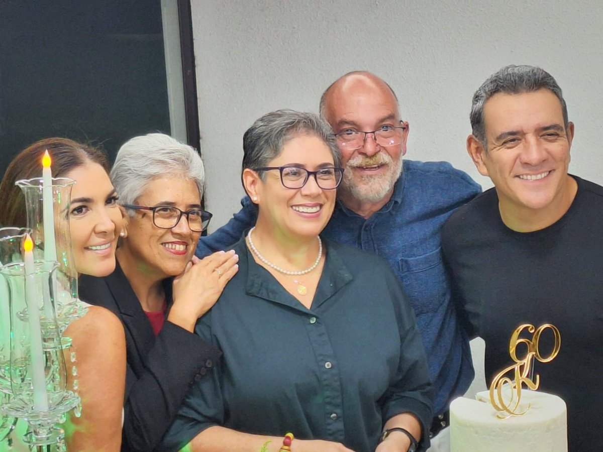 Héctor Sandarti tweet media