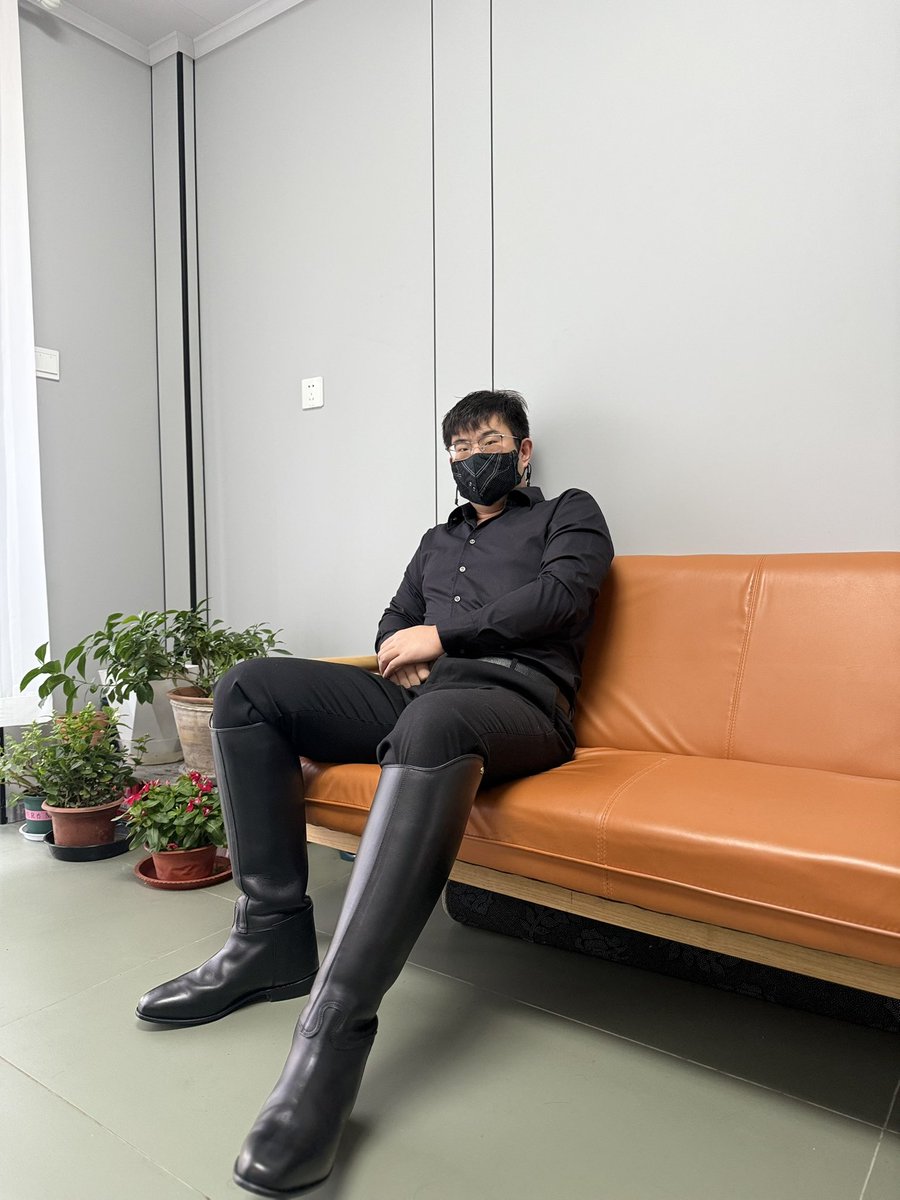 Paulus_3933's tweet photo. 马靴小叔 #马靴 #boots https://t.co/FXvavCFf9r