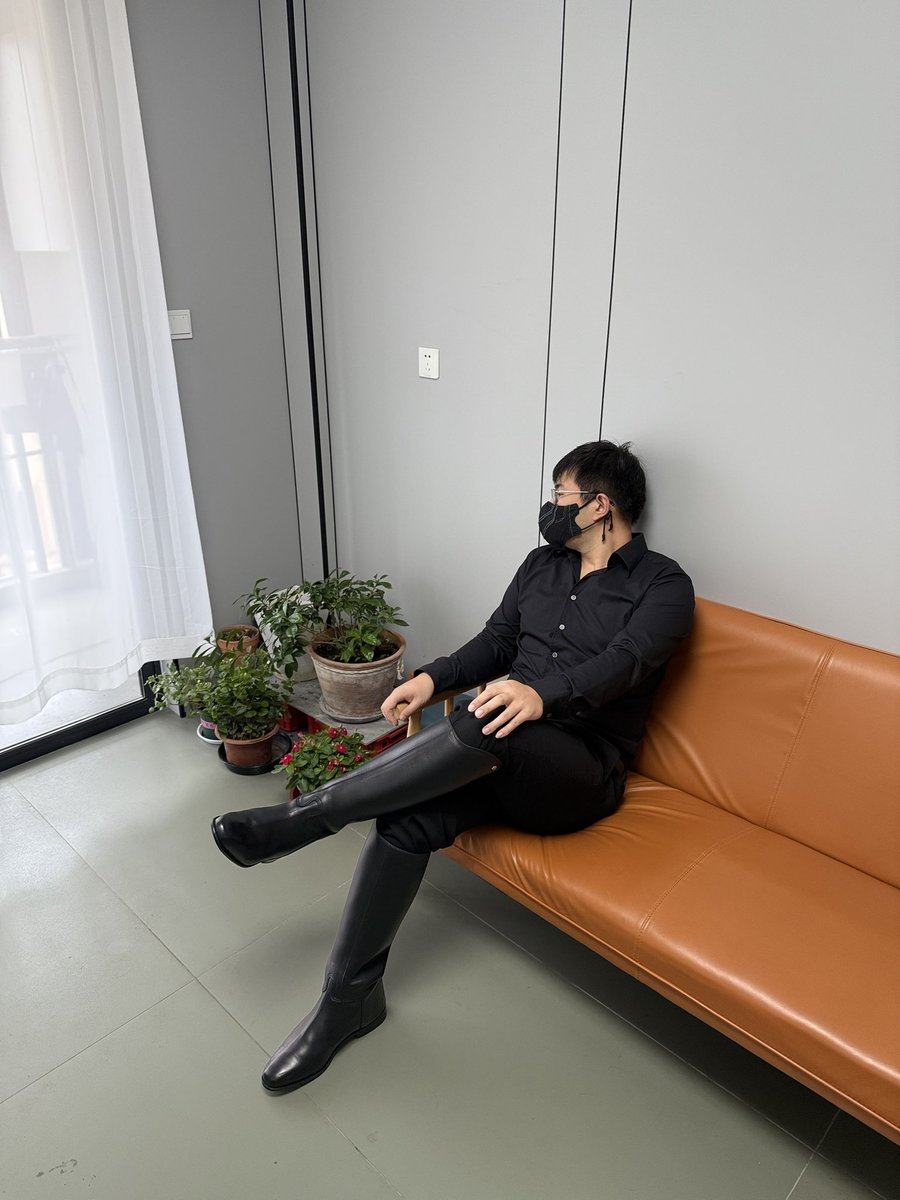 Paulus_3933's tweet photo. 马靴小叔 #马靴 #boots https://t.co/FXvavCFf9r